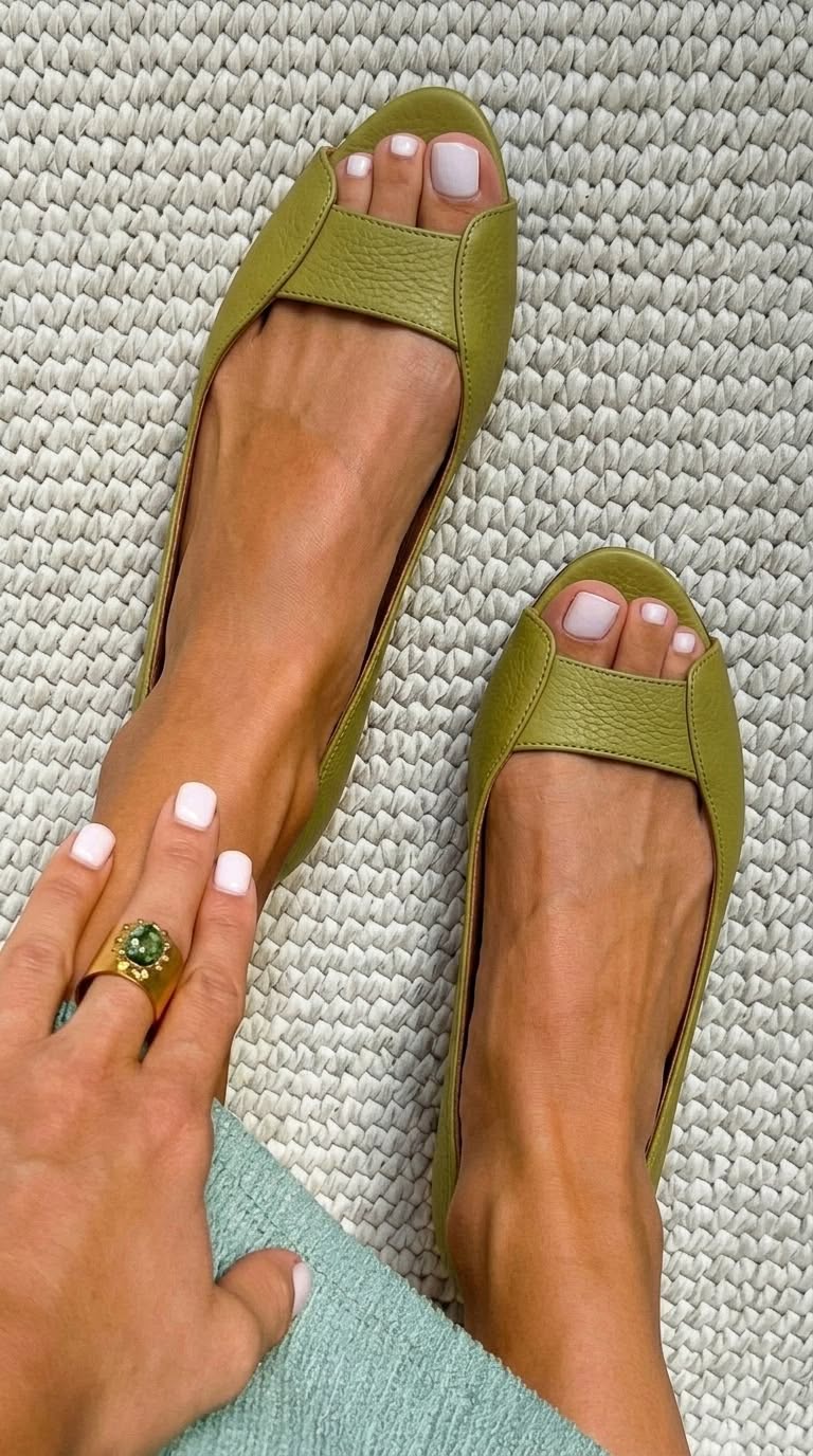 Adelina - Chic Golden Comfort Sandals
