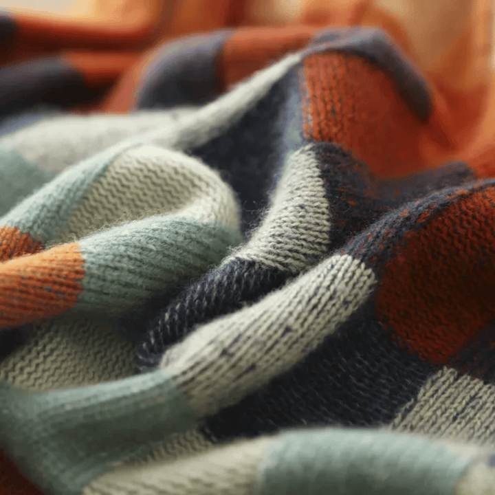 Rita - Sweater with a Round Neckline