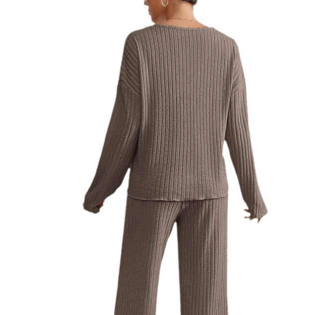 Edina – V-neck and knitted pattern two-piece outfit