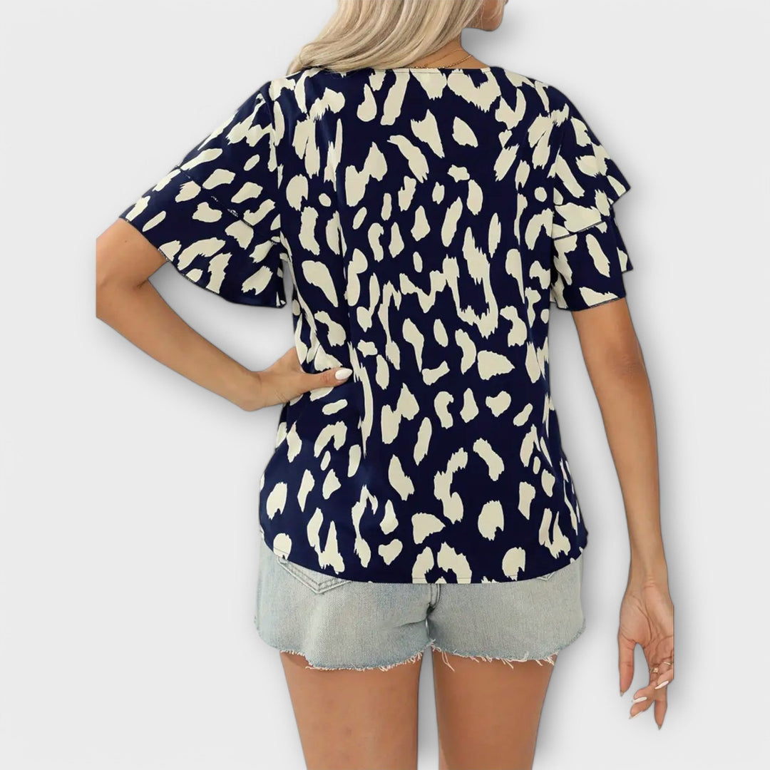 Evelyn - Stylish Blouse with Round Pocket