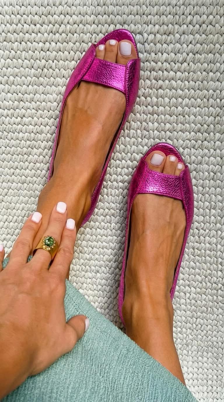 Adelina - Chic Golden Comfort Sandals
