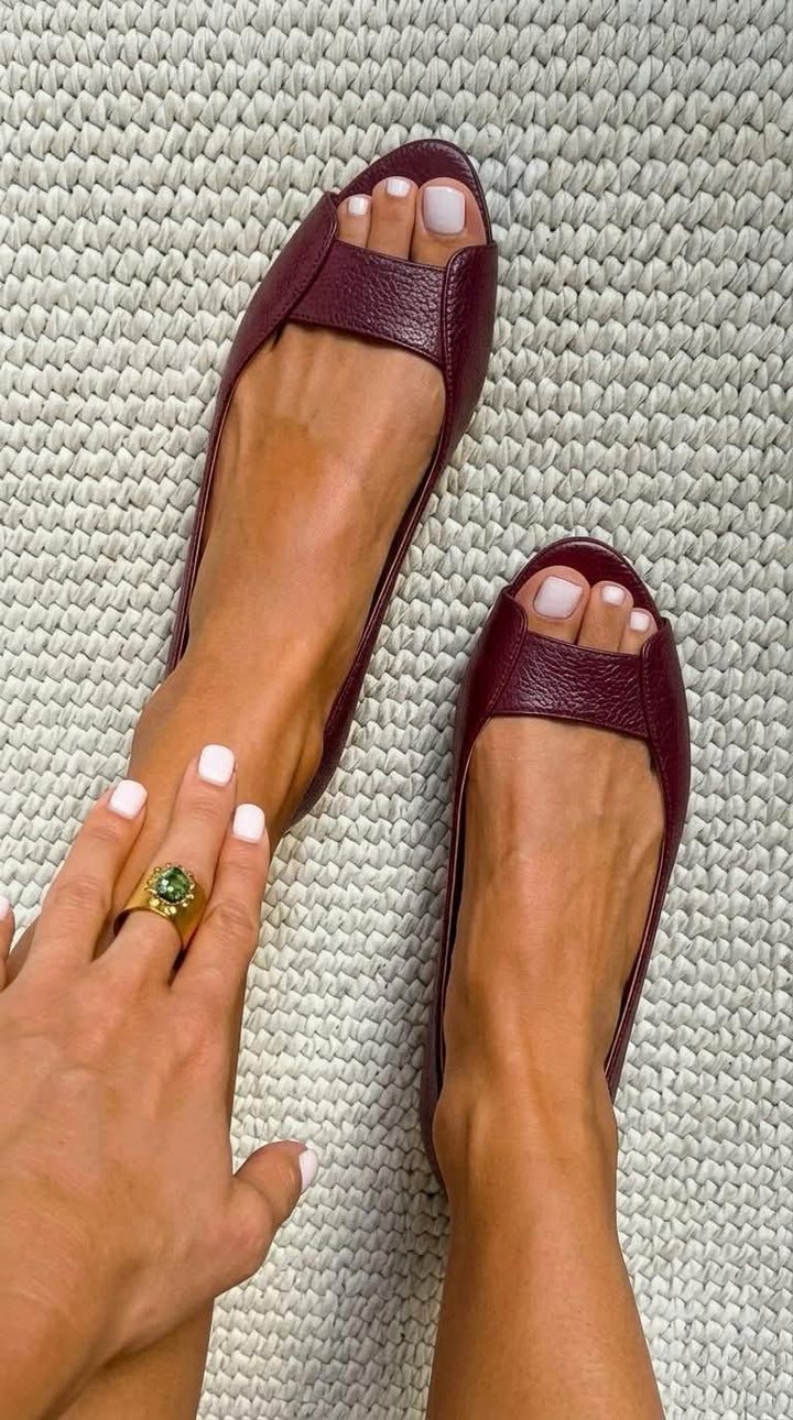 Adelina - Chic Golden Comfort Sandals