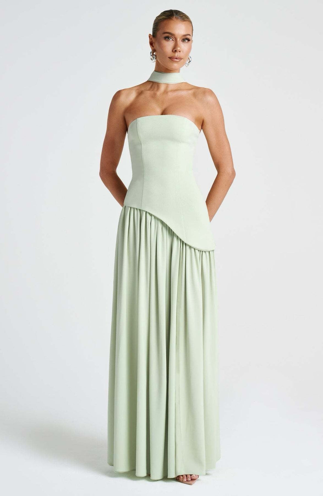 Beata – Sophisticated Long Dress