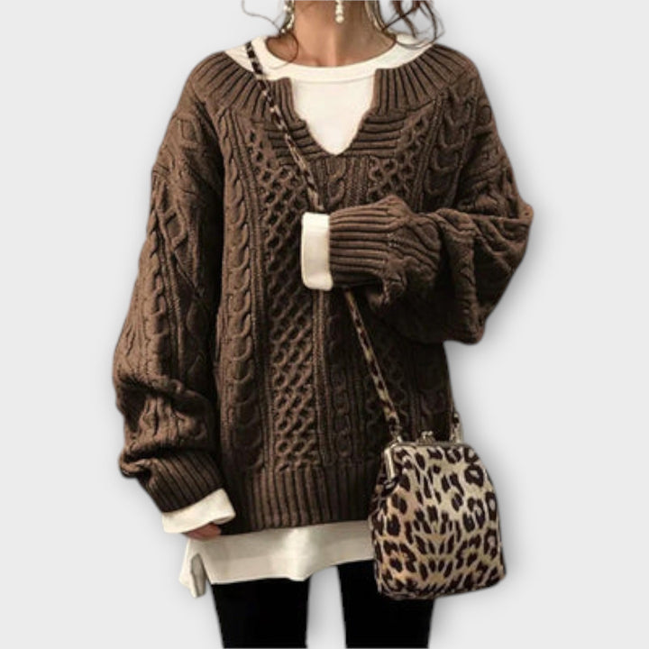 Lili - Oversized knitted sweater with cable pattern