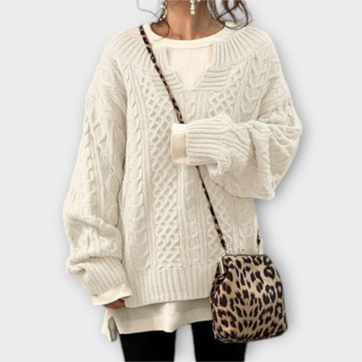 Lili - Oversized knitted sweater with cable pattern