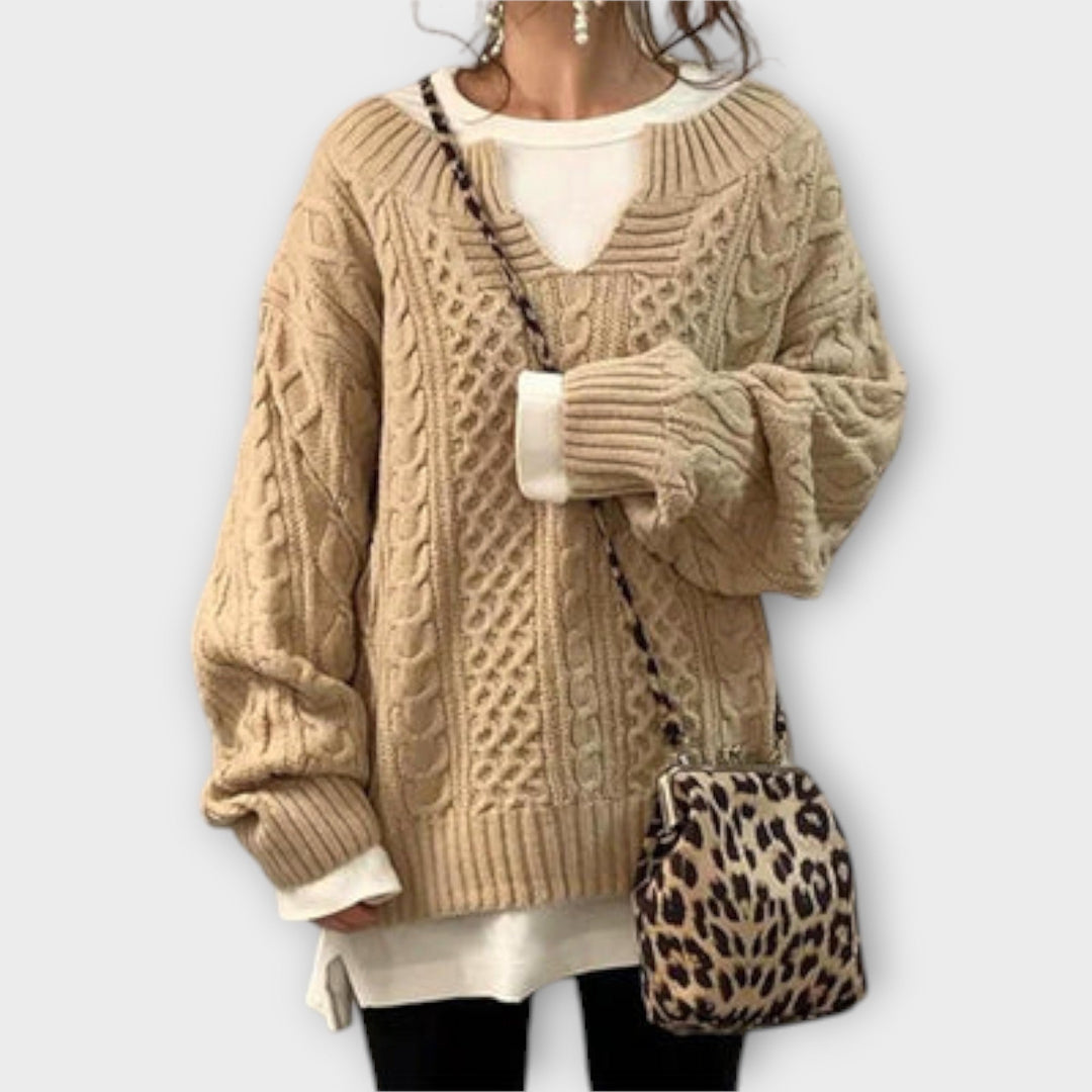 Lili - Oversized knitted sweater with cable pattern