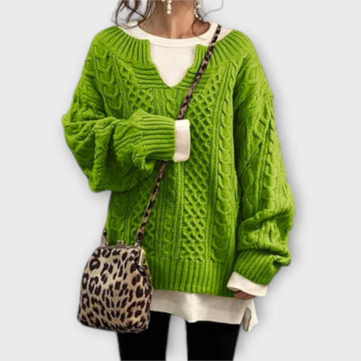Lili - Oversized knitted sweater with cable pattern