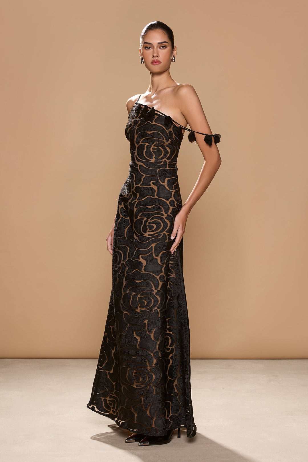 Paloma – Floral Lace Maxi Dress