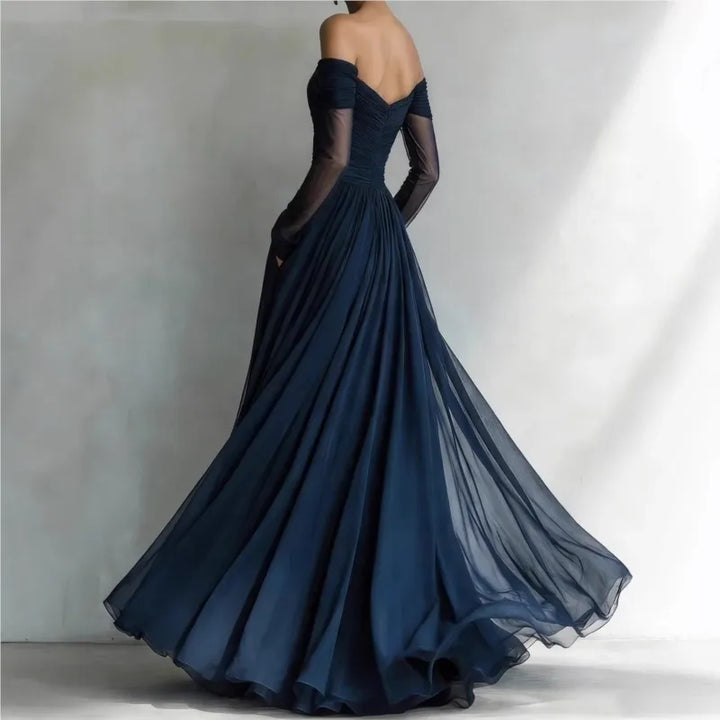 Eveliina - Long dress with bare shoulders