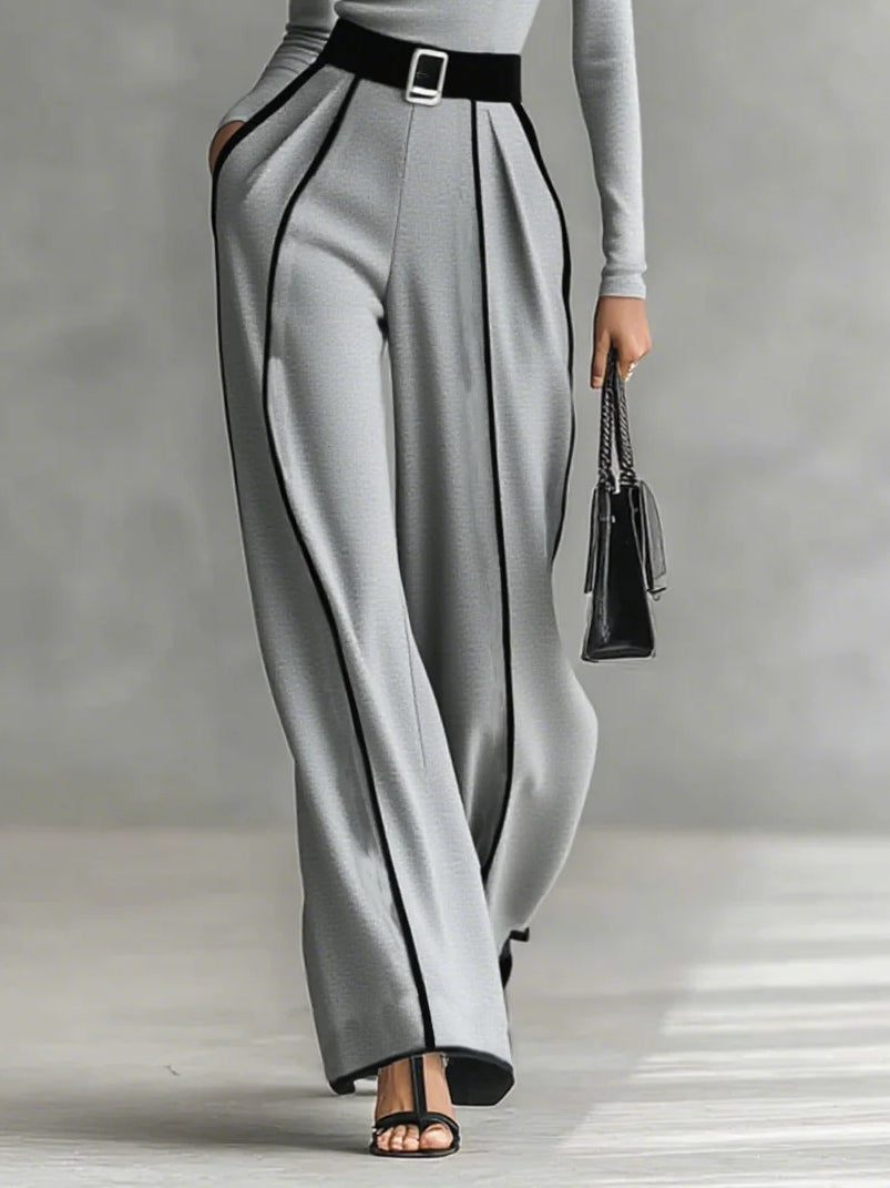 Vera™ - Stylish Set with Contrast Details