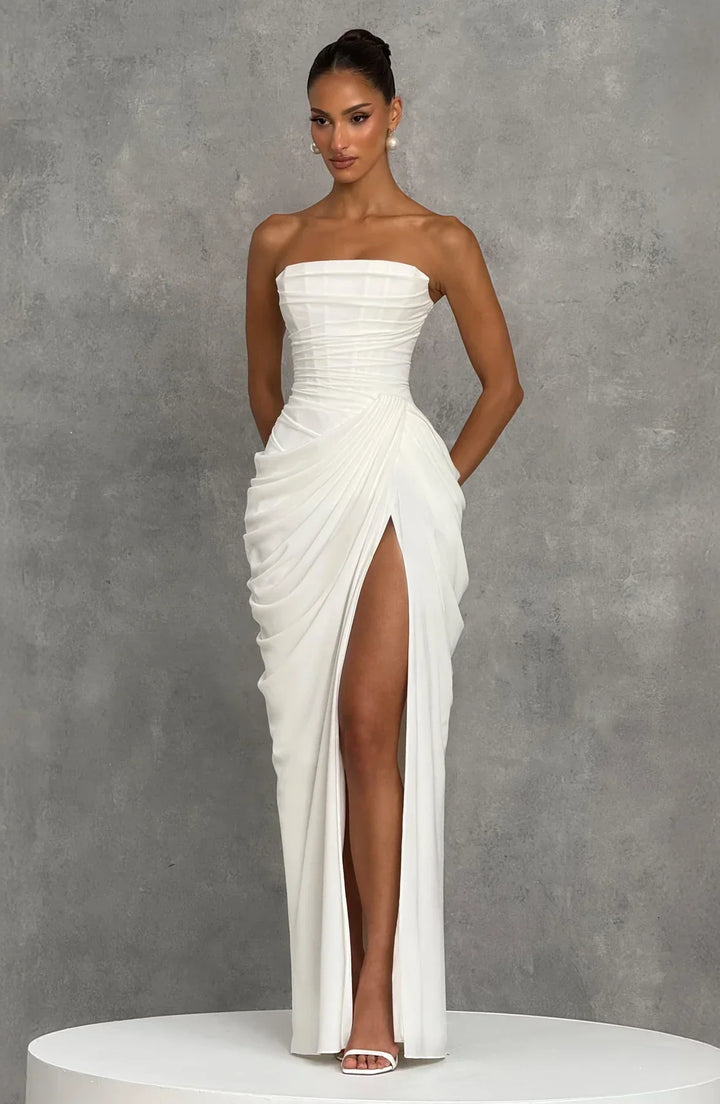 Lola - Sophisticated Draping and Elegant Presence