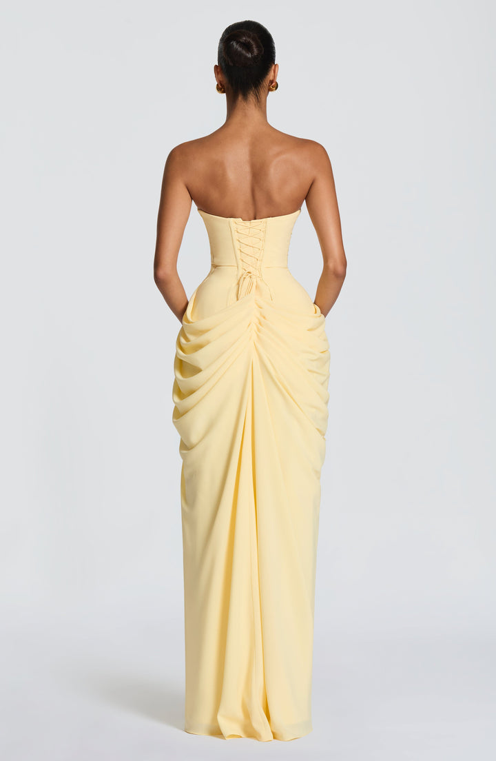 Lola - Sophisticated Draping and Elegant Presence