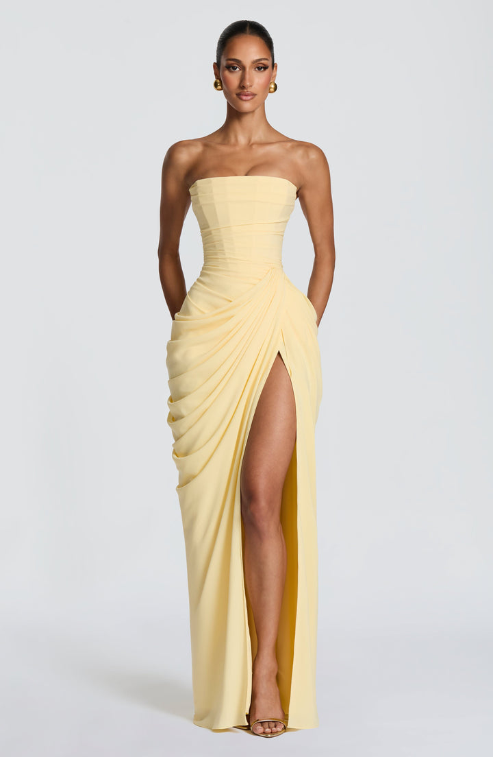Lola - Sophisticated Draping and Elegant Presence