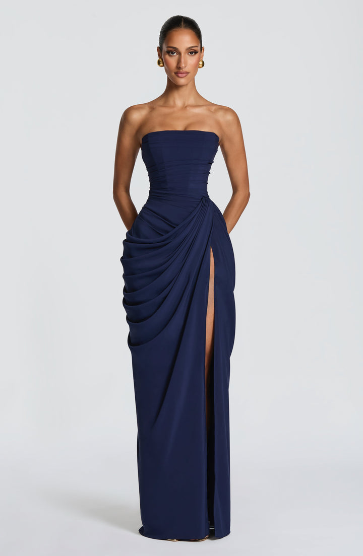 Lola - Sophisticated Draping and Elegant Presence