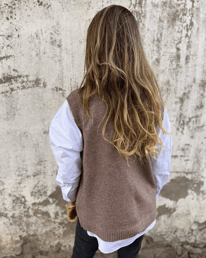 Violaine – Knitted Sleeveless Cardigan